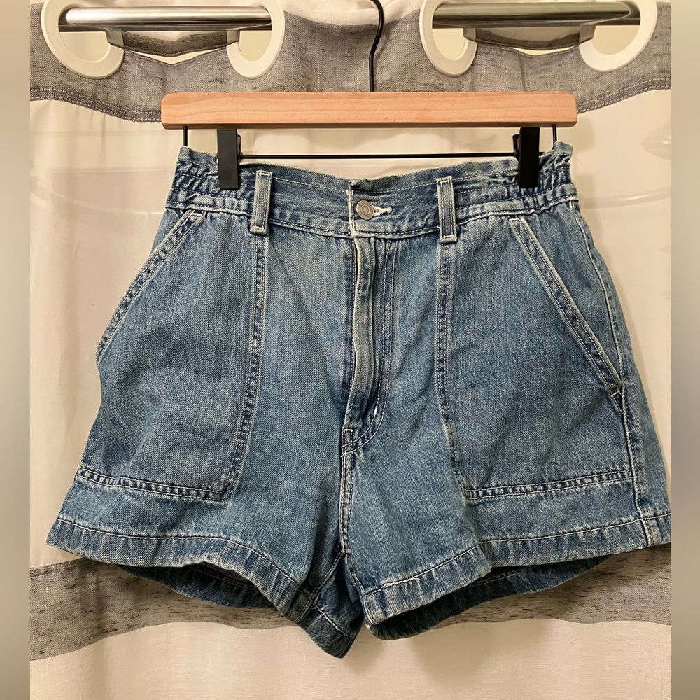 Women’s Levi denim shorts, size 27